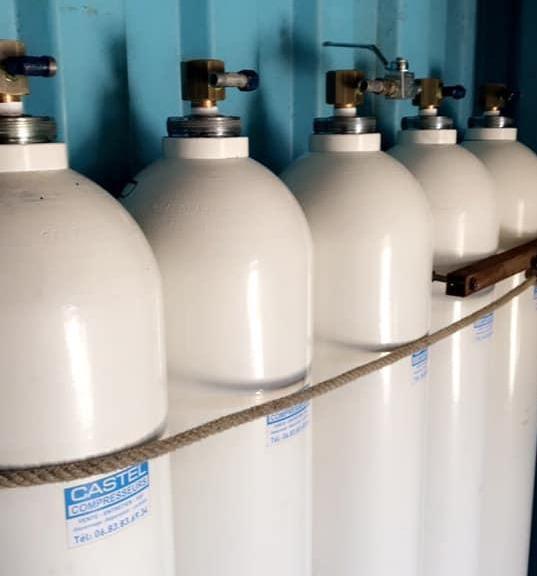 Des bouteilles de stockage tampons fiables et pas chers.